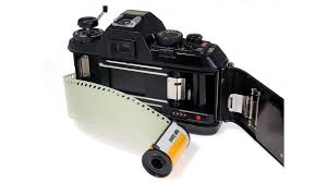 <p>film (for a camera)</p>