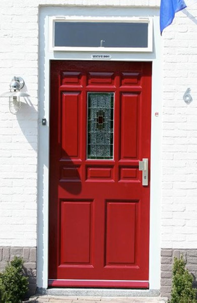 <p>die Haustür, -en</p>