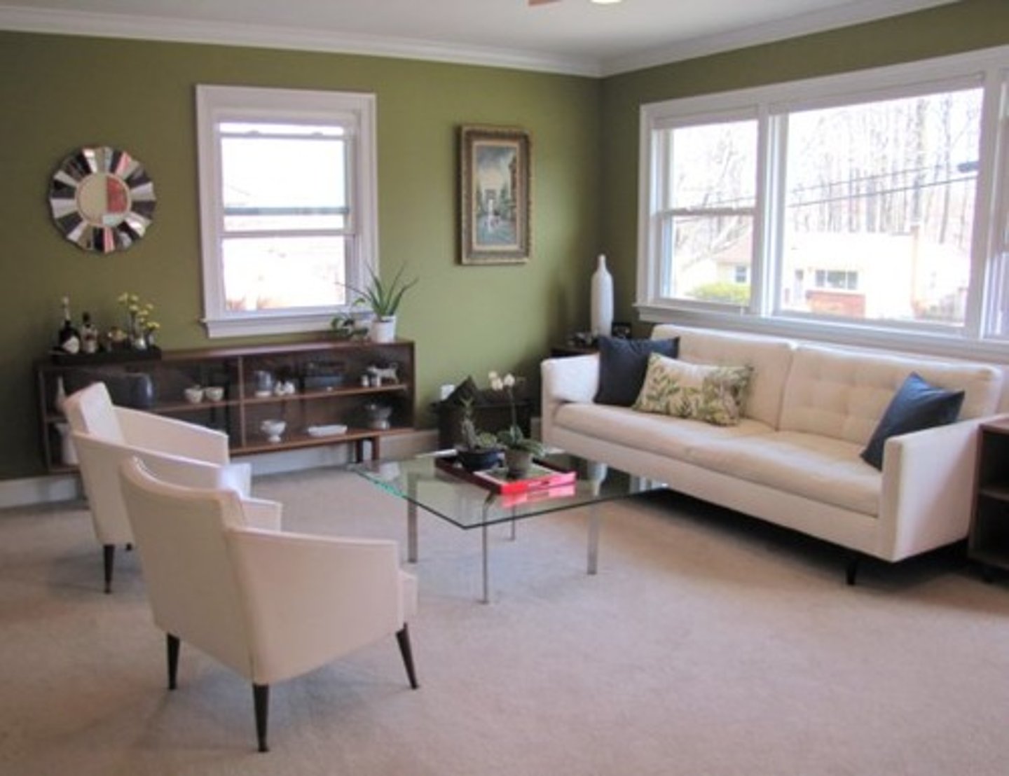 <p>phòng khách<br>거실 소를 하고 싶어요.<br>Tôi muốn dọn dẹp phòng khách.</p>