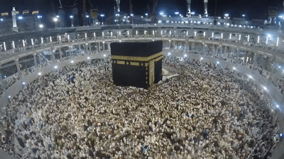 <ul><li><p>Direction of prayers and holiest shrine in Islam</p></li><li><p>Hajj</p></li><li><p>Created out of granite, silk, silver, gold, and thread in Mecca</p></li><li><p>631-632 CE</p></li></ul><p></p>