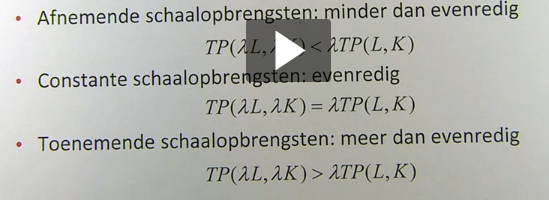 <p>bij een totale productie, waarbij men de inputfactoren verdubbeld, is de output productie ook verdubbelt</p>