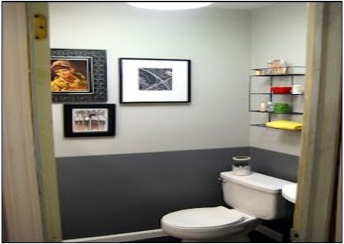 <p>wèishēngjiān</p><p>bathroom</p>