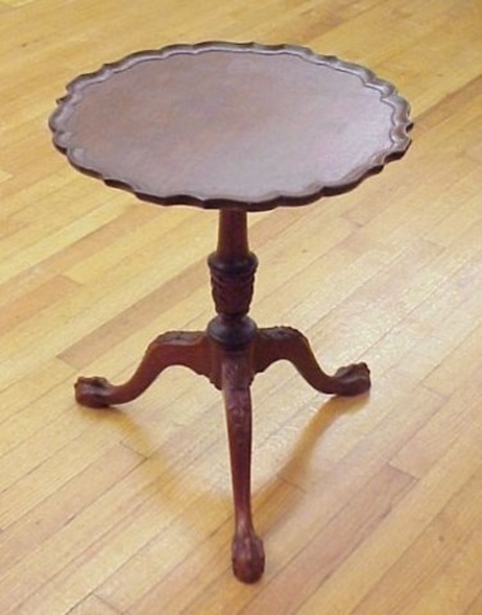 <p>has raised edge</p>