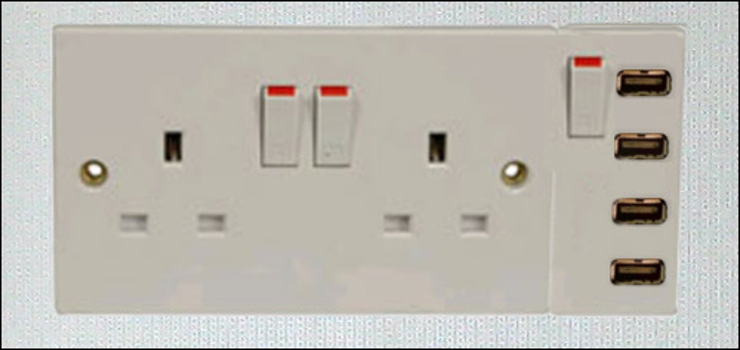 <ul><li><p>thermosetting </p></li><li><p>electrical fittings</p></li><li><p>scratch resistant and a good electrical insulator</p></li></ul><p></p>
