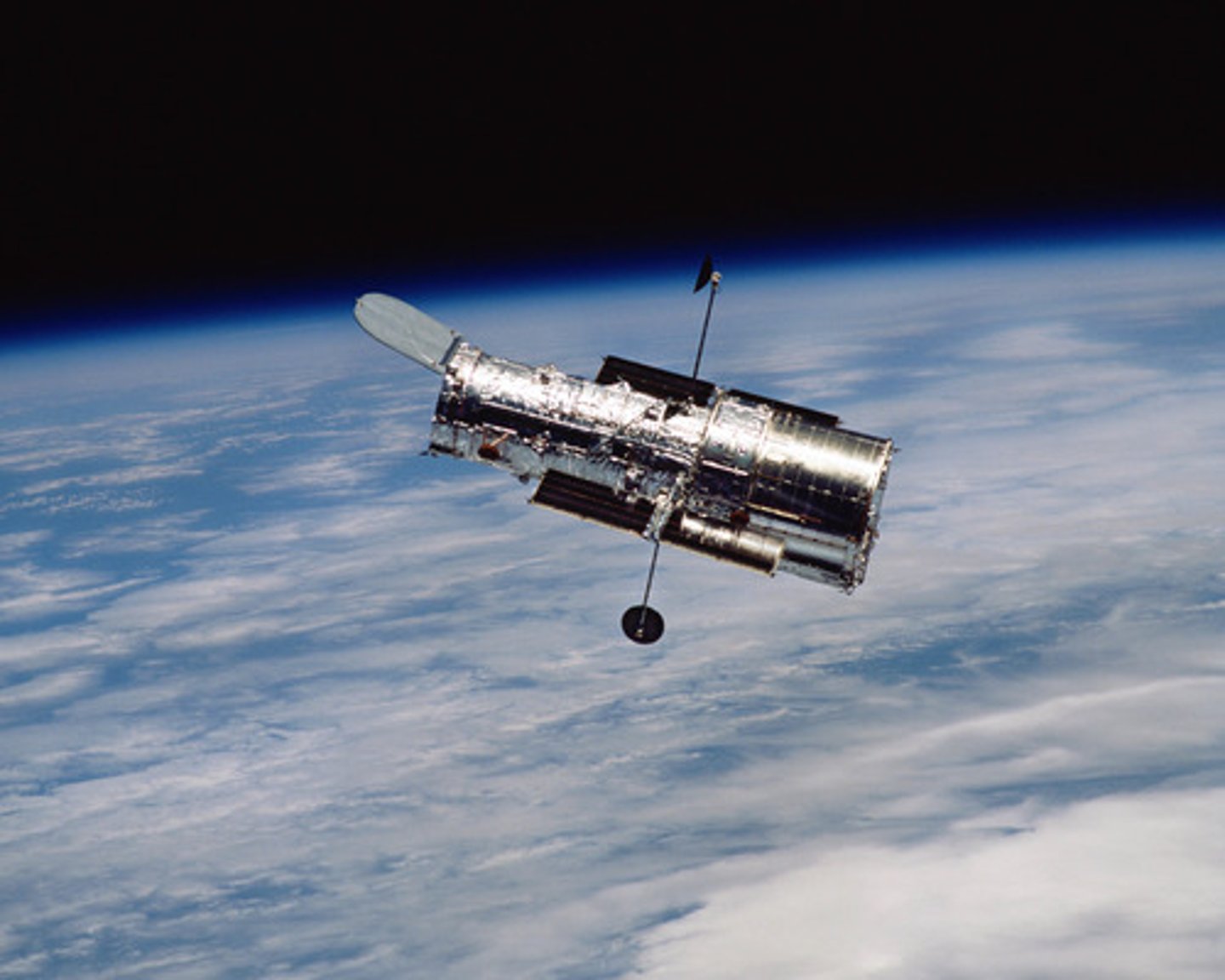 <p>- Technology - space telescope<br>- Launched 1990 with regular service updates.<br>- 515km from Earth<br>- High clarity images due to being outside of atmospheric particle refraction.<br>- High level of sensitivity due to being outside of light pollution.<br>- Detects Ultraviolet, Visible, near-infrared electromagnetic energy waves. <br>- Hubble deep field has extended aperture (23 days)<br>- Fine Guidance Sensors keep Hubble focused on a single target area, increasing the clarity of images.</p>