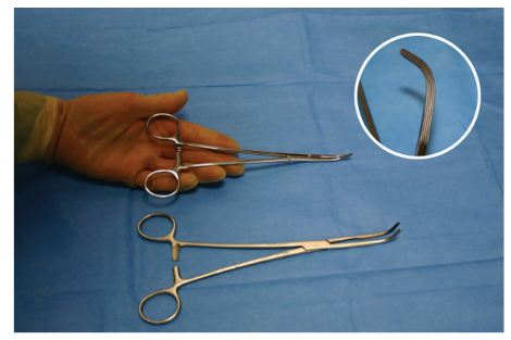 <p>Nickname: Right Angles</p><p>Use: Grasps, dissects, and passes ligature ties</p><p>Features: Not a true right angle, 4×5 longitudinal serrations on 2/3 jaws</p>
