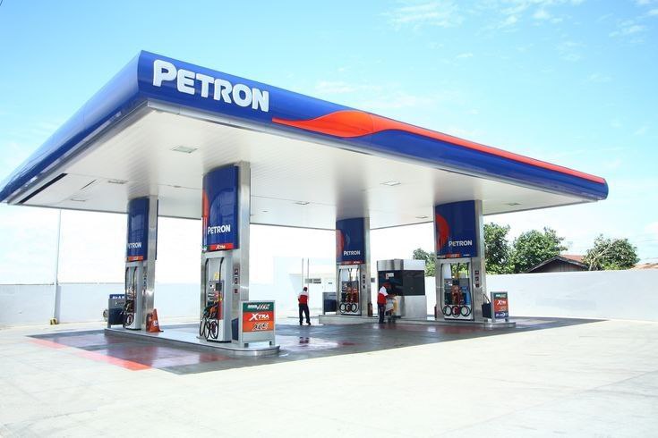 <p><em>Gas Station.</em></p>