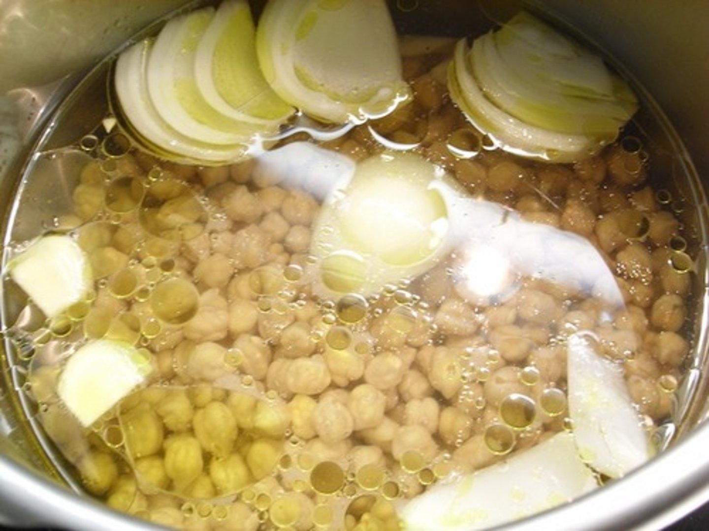 <p>to boil (cocinar en líquido)</p>