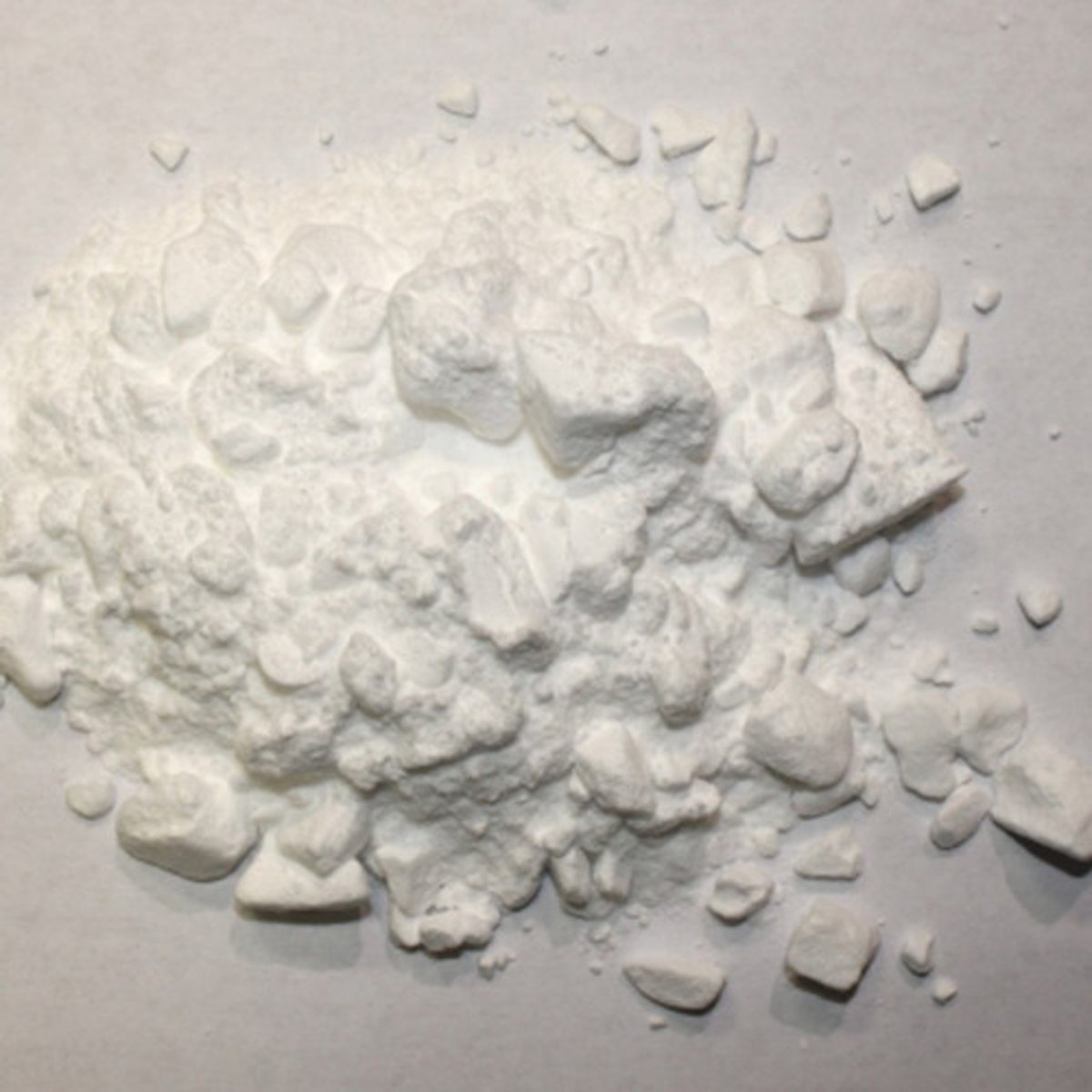 <p>glimmery white crystally grain; soluble; pH = 5.2; Conductivity: none; NaOH test: no reaction; HCl test: no reaction; Flame = green; used as a fireproofing agent for wood, as a preservative, and as an antiseptic. It is also used in the manufacture of glass, pottery, enamels, glazes, cosmetics, cements, porcelain, leather, carpets, hats, soaps, artificial gems, and in tanning, printing, dyeing, painting, and photography.</p>