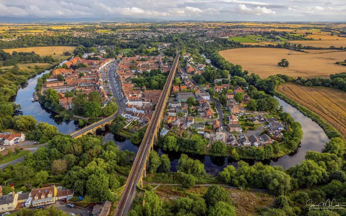 <p>- Yarm is prone to flooding as it is in a large meander bend</p><p>- £2.1 million was spent on reinforcing concrete walls, earth embankments, gabions &amp; better flood warning systems to reduce the risk</p>