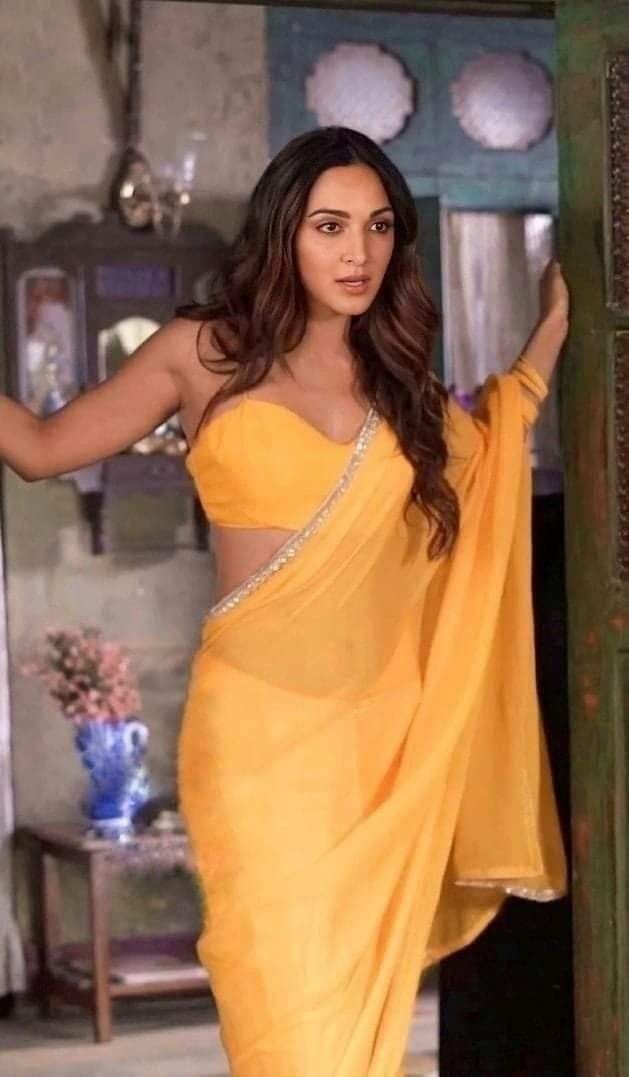 <p><strong>আট খাট ঝুল টুট</strong></p>