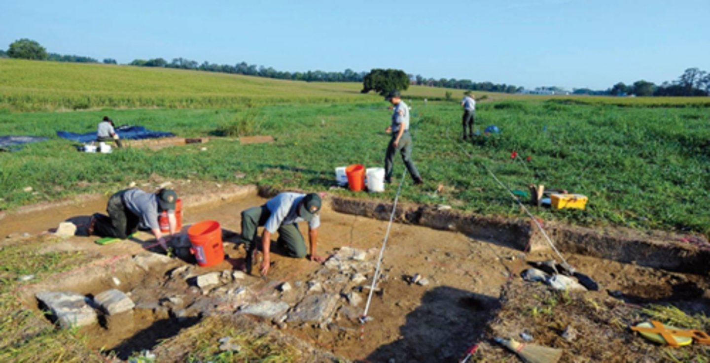 <p>an area of digging, especially to find objects from past cultures (sự khai quật, hố khai quật). Example: The team began an excavation at the historical site.</p>
