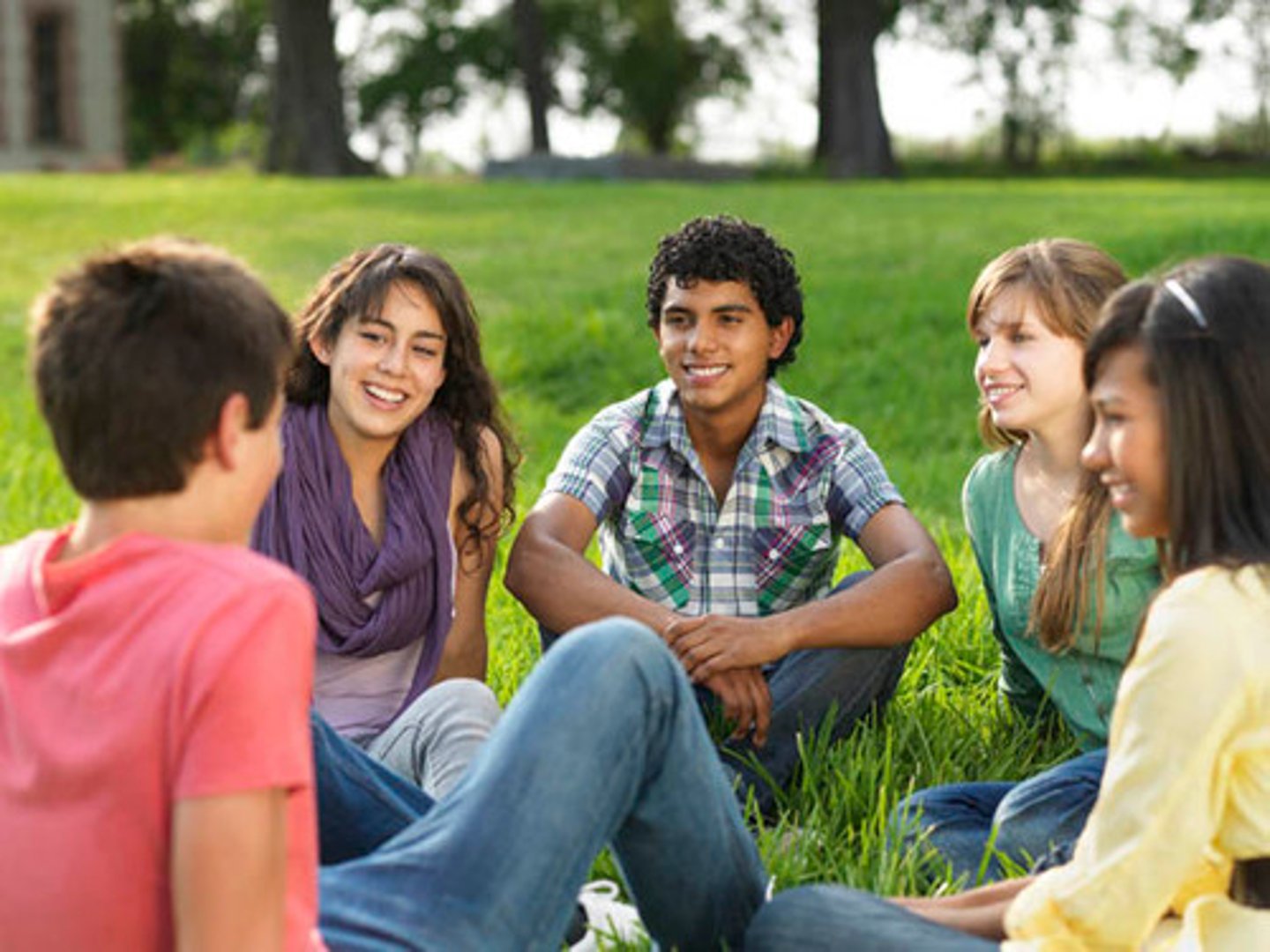 <p>to go out with friends</p>