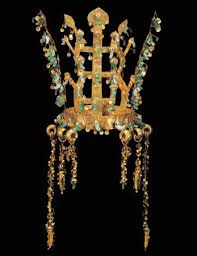 <p>196. Gold and Jade Crown</p>