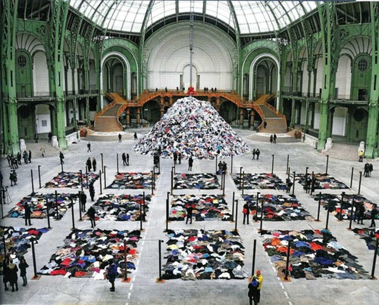 <p>art that borrows from the methods of crime labs and courts of law by systematically providing material evidence that something happened or someone existed; comment on transient nature (Boltanski, No Man's Land, 2010. Heaps of clothing, recorded heartbeats)</p>