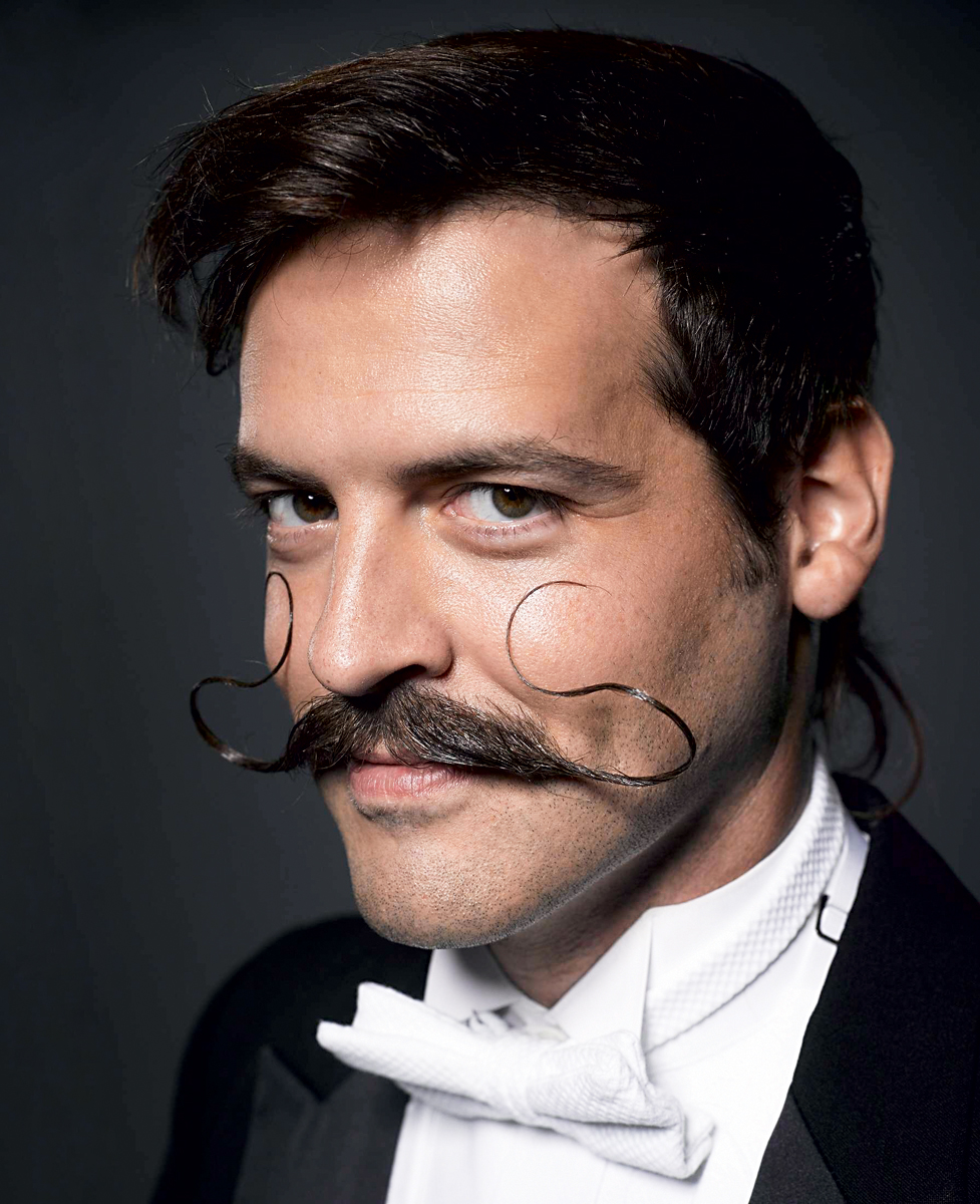 <p><span>moustache</span></p>