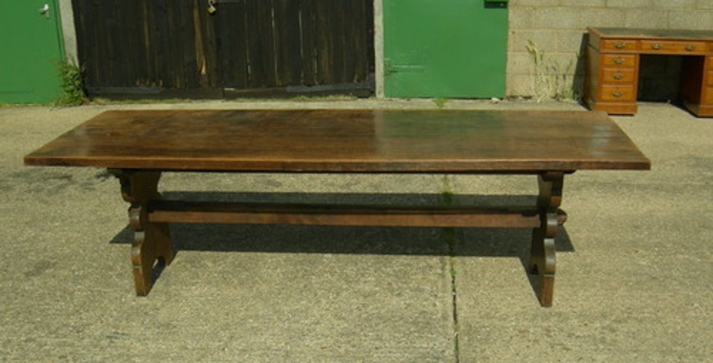 <p>What is a table supported by trestles at each end and sometimes in the middle?</p>