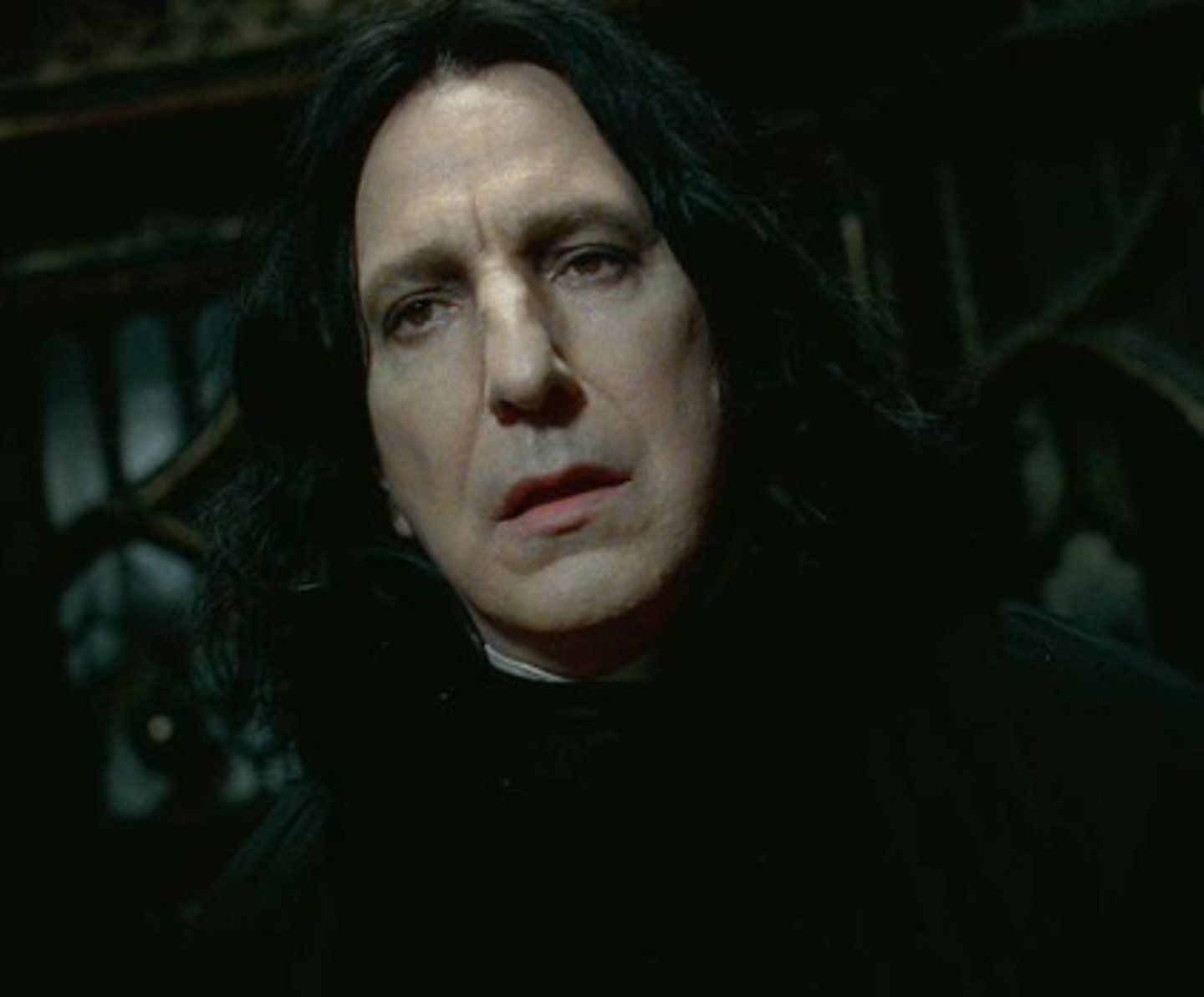 <p>a central character in a story, movie, or drama who lacks conventional heroic attributes.</p>