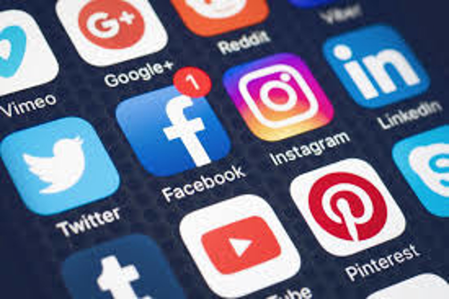 <p>shè jiāo méi tǐ - social media</p>
