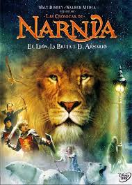<p>El león Aslan en <em>Las crónicas de Narnia</em> es un símbolo de poder, justicia y sacrificio. Representa la figura de un líder sabio y noble, que guía a los protagonistas en sus luchas. Aslan es también una alegoría de Cristo, ya que se sacrifica por el bien de Narnia y luego resucita, mostrando la victoria sobre el mal. Su presencia es esencial para restaurar el orden y la paz en Narnia.</p>