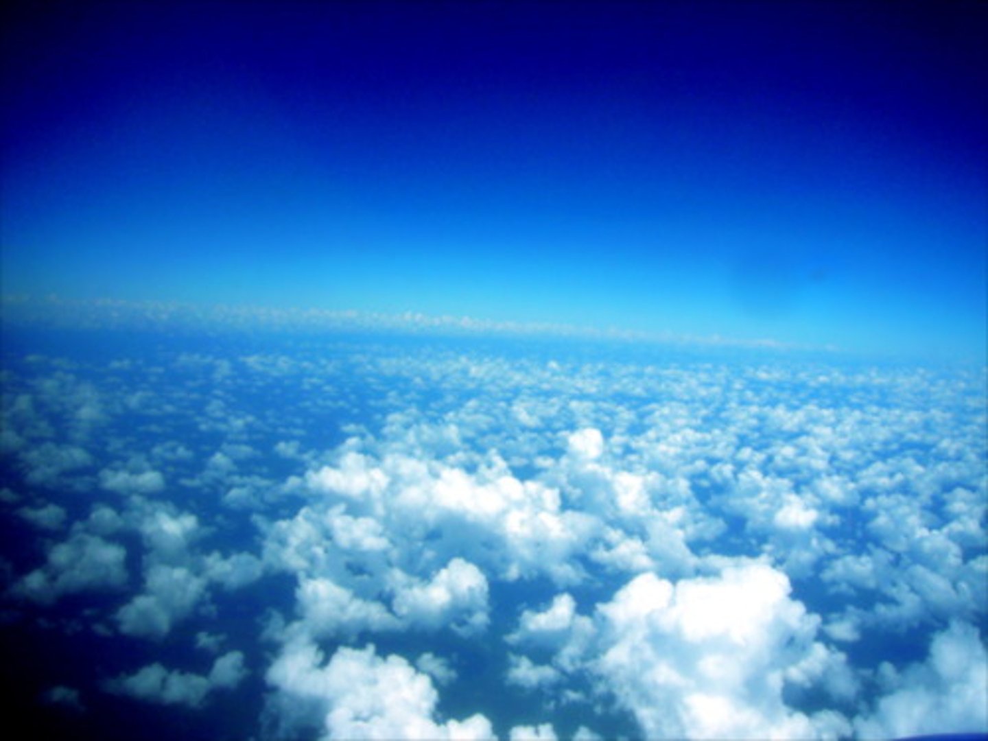 <p>air, atmosphere.</p>