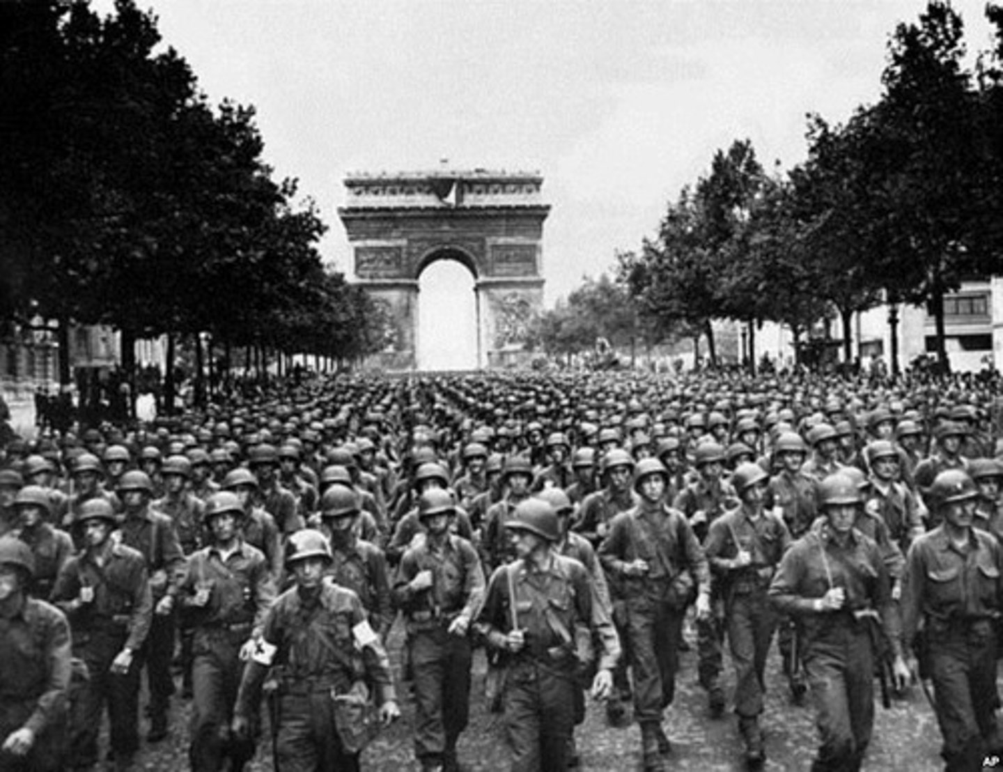 <p>1944: after D-day Allies move towards Paris and Germany gave it up, all signs pointed to German defeat</p>