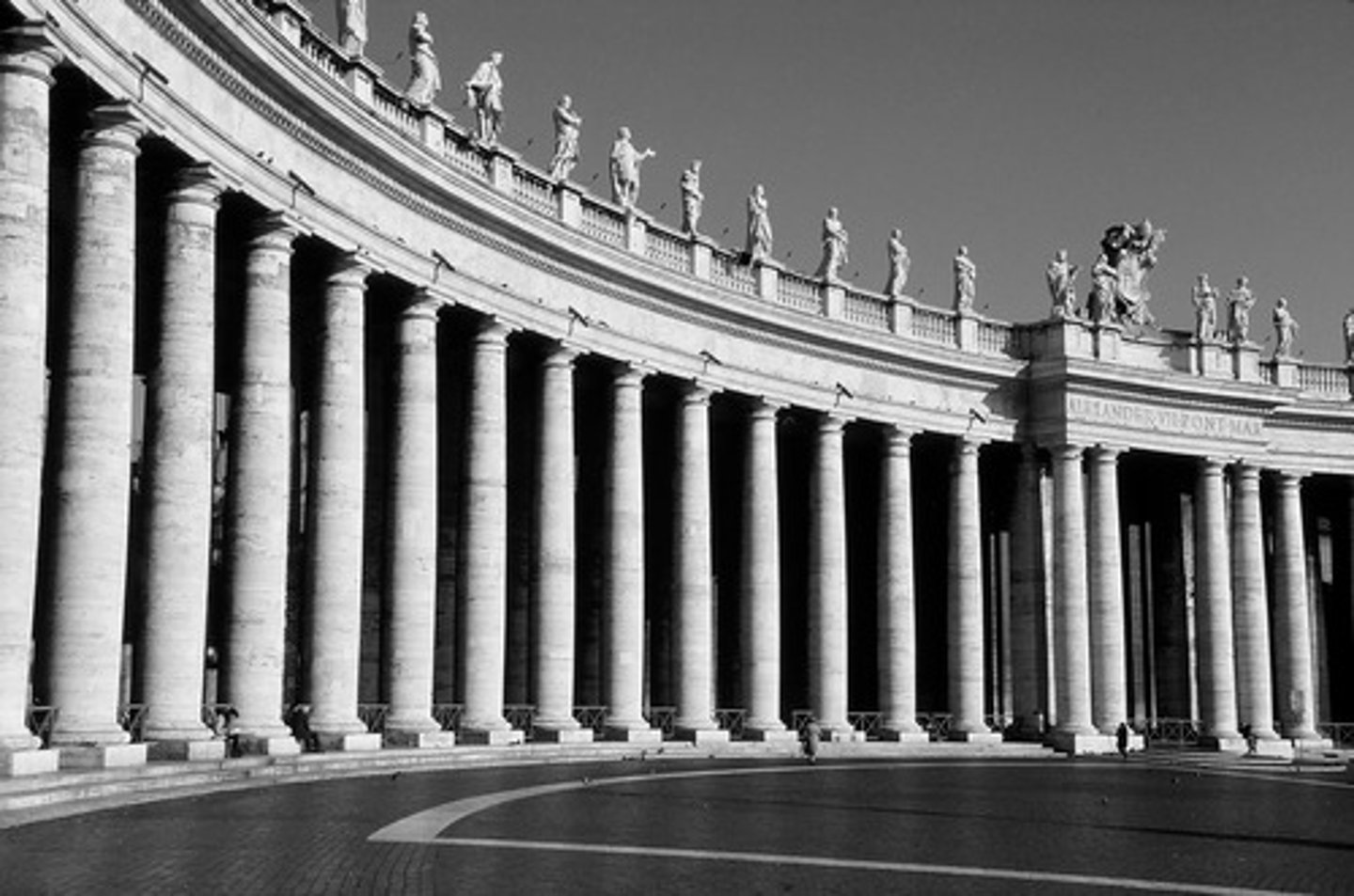 <p>A row of columns.</p>