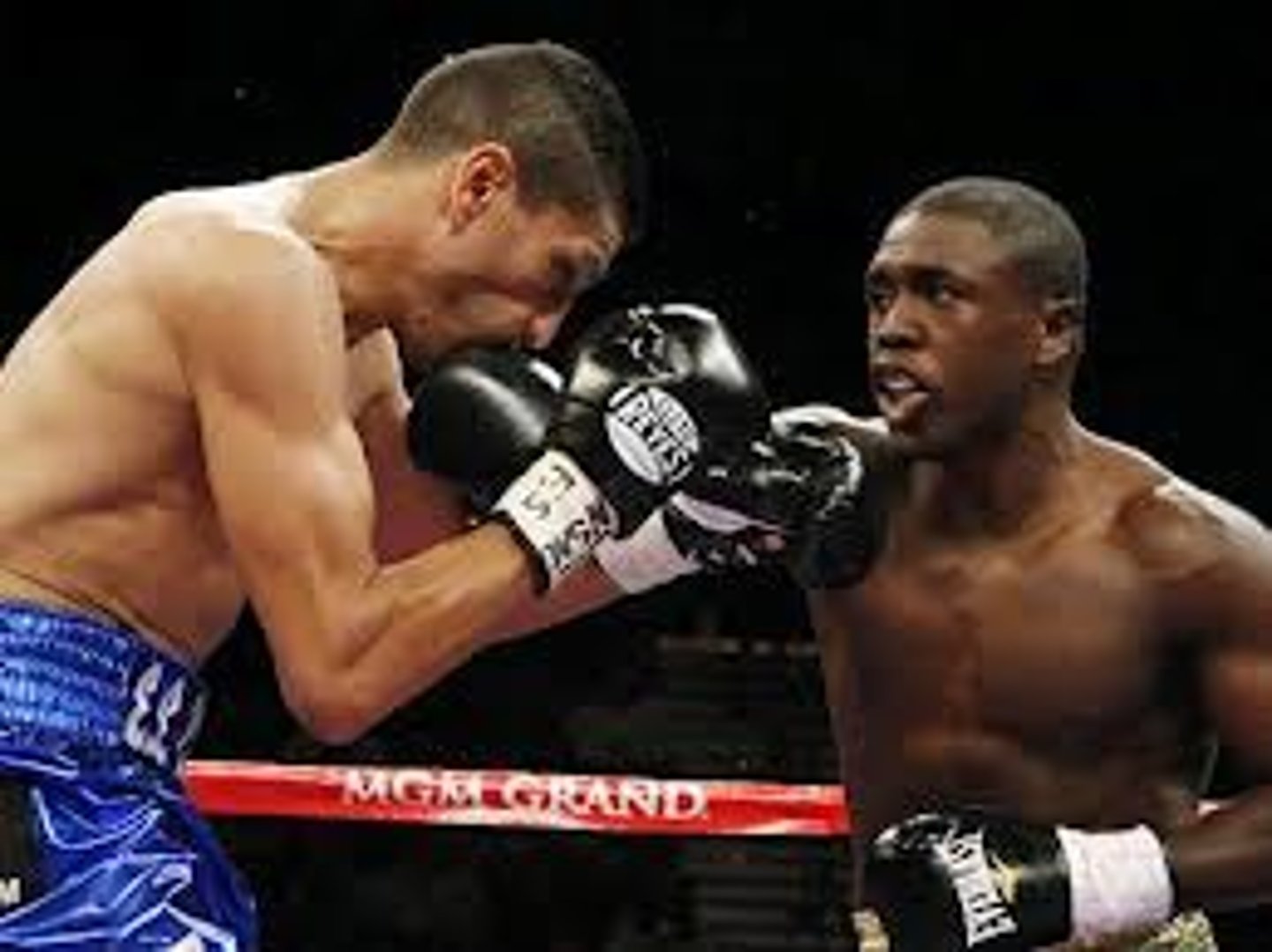 <p>fight fought fought</p>