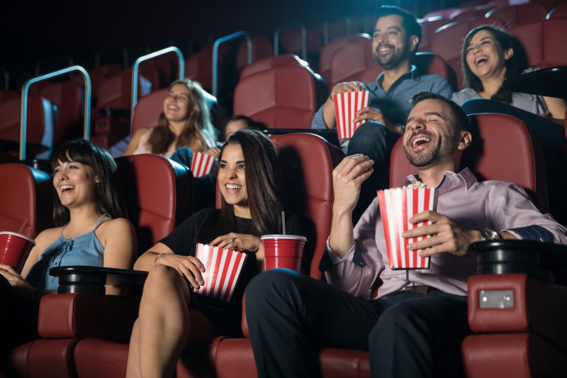 <p>ir al cine</p>