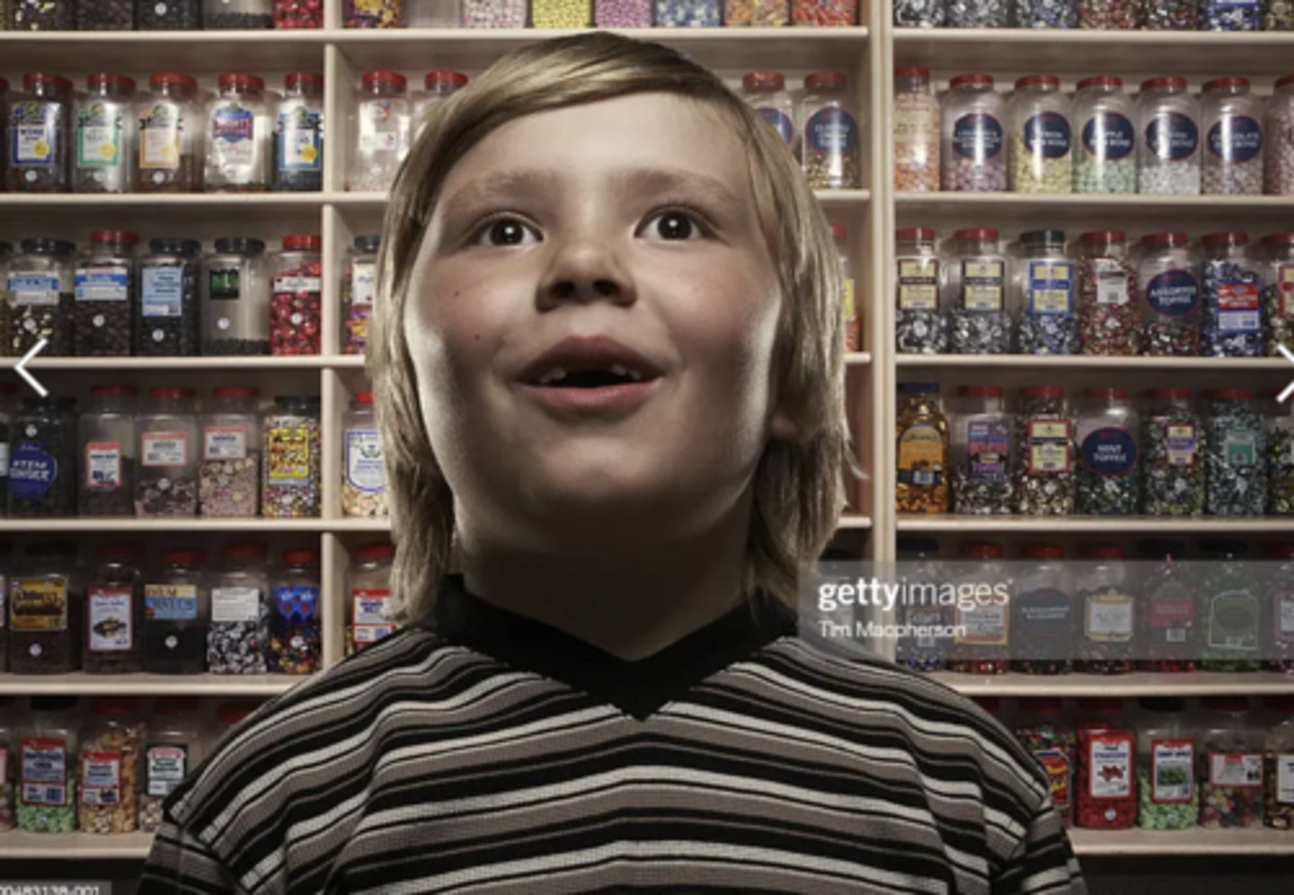 <p>to interest someone a lot: làm say mê</p>