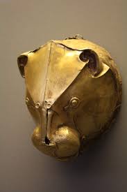 <p><strong><u><span>Date</span></u></strong> : 16th century BC</p><p></p><p><strong><u><span>Location</span></u></strong> : Grave IV, Grave Circle A, Mycenae</p><p></p><p><strong><u><span>Material</span></u></strong> : sheets of gold</p><p></p><p><strong><u><span>Significance</span></u></strong> :</p><ul><li><p>container for pouring wine</p></li></ul><ul><li><p>metalwork techniques (<strong>hammering, granulation, repousse</strong>)</p></li></ul><ul><li><p>Status, power and wealth <strong>symbol</strong> perhaps</p></li></ul><p></p>