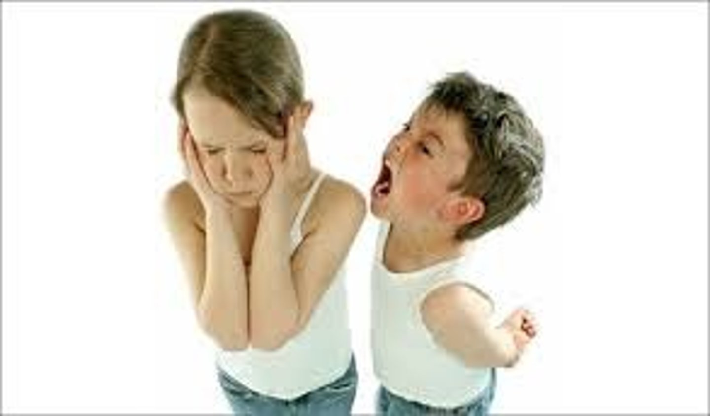 <p>/ˈdʒɑːr.ɪŋ.li/ (adv): Một cách chói tai, xung đột. [Family: Jarring (adj)] [Syn: Conflictly, harshly] [Collo: Jarringly bright, jarringly different] [Ex: The red painting looked jarringly out of place in the blue room.]</p>