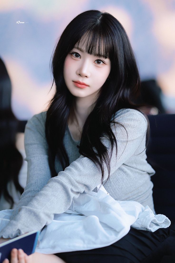 <p>Who is this?</p>