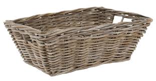 <p>basket (cái rổ)</p>