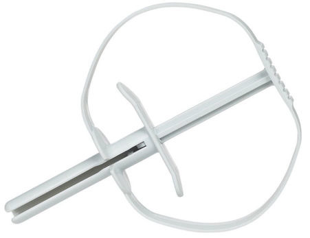 Induces estrous in ewes during seasonal anestrus. Contains 0.3 grams of progesterone in molded silicone.
