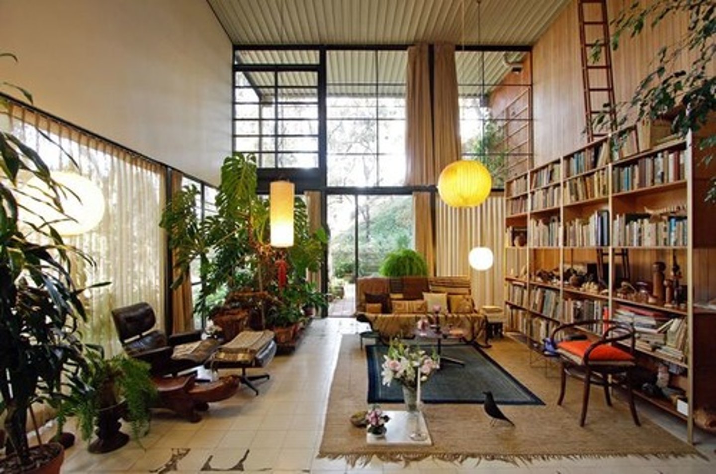 <p>Charles and Ray Eames</p>