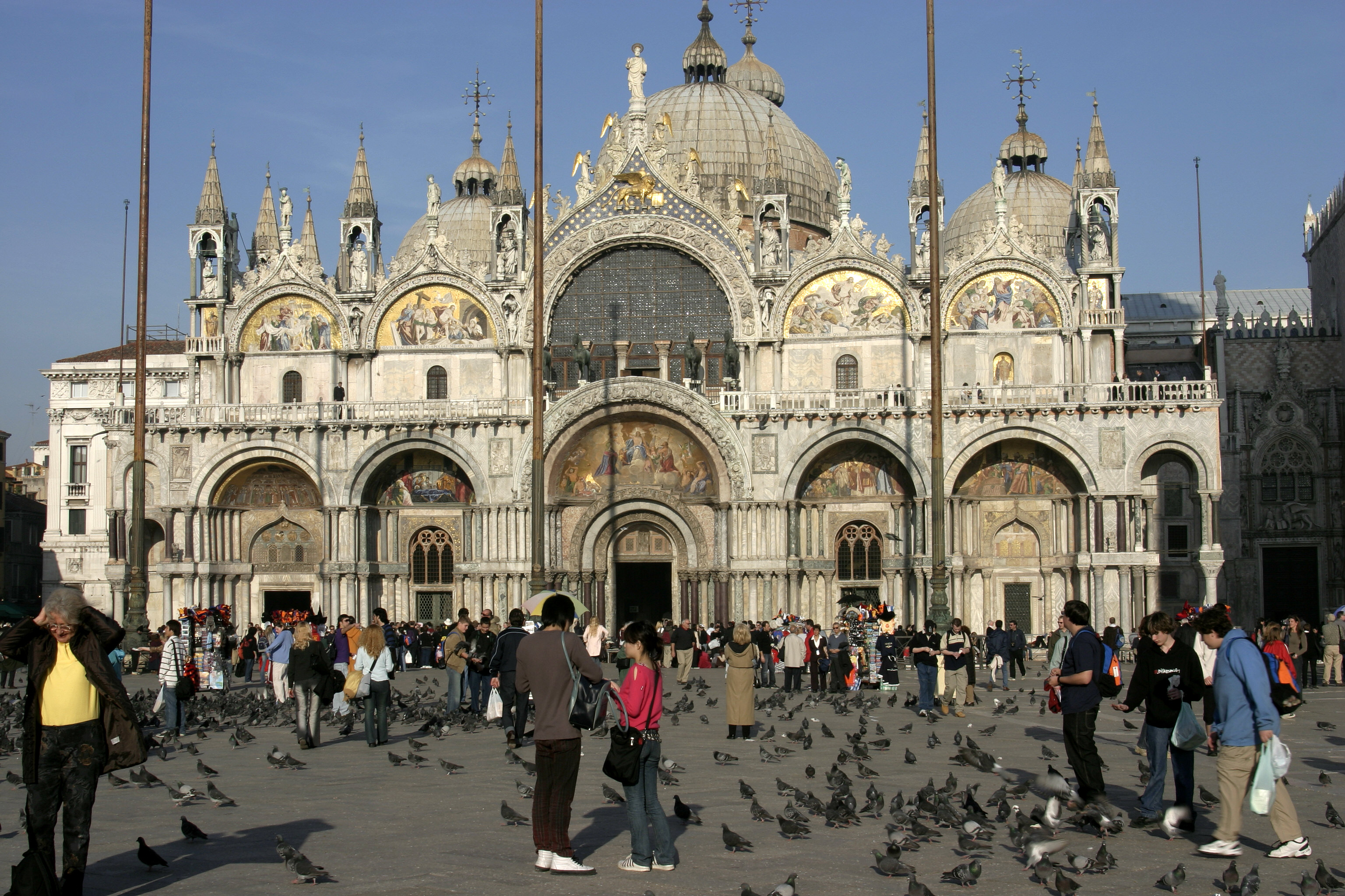 <p><span style="background-color: rgb(172, 178, 187); font-family: Calibri; font-size: 21.6px; color: rgb(18, 1, 6);">San Marco, Venice, Italy, begun 928 CE </span></p>