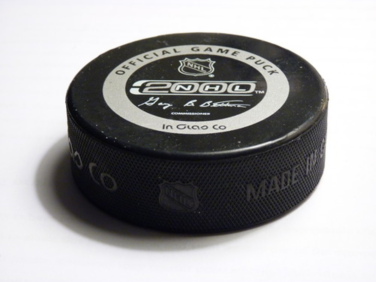 <p>3" disc used in hockey</p>