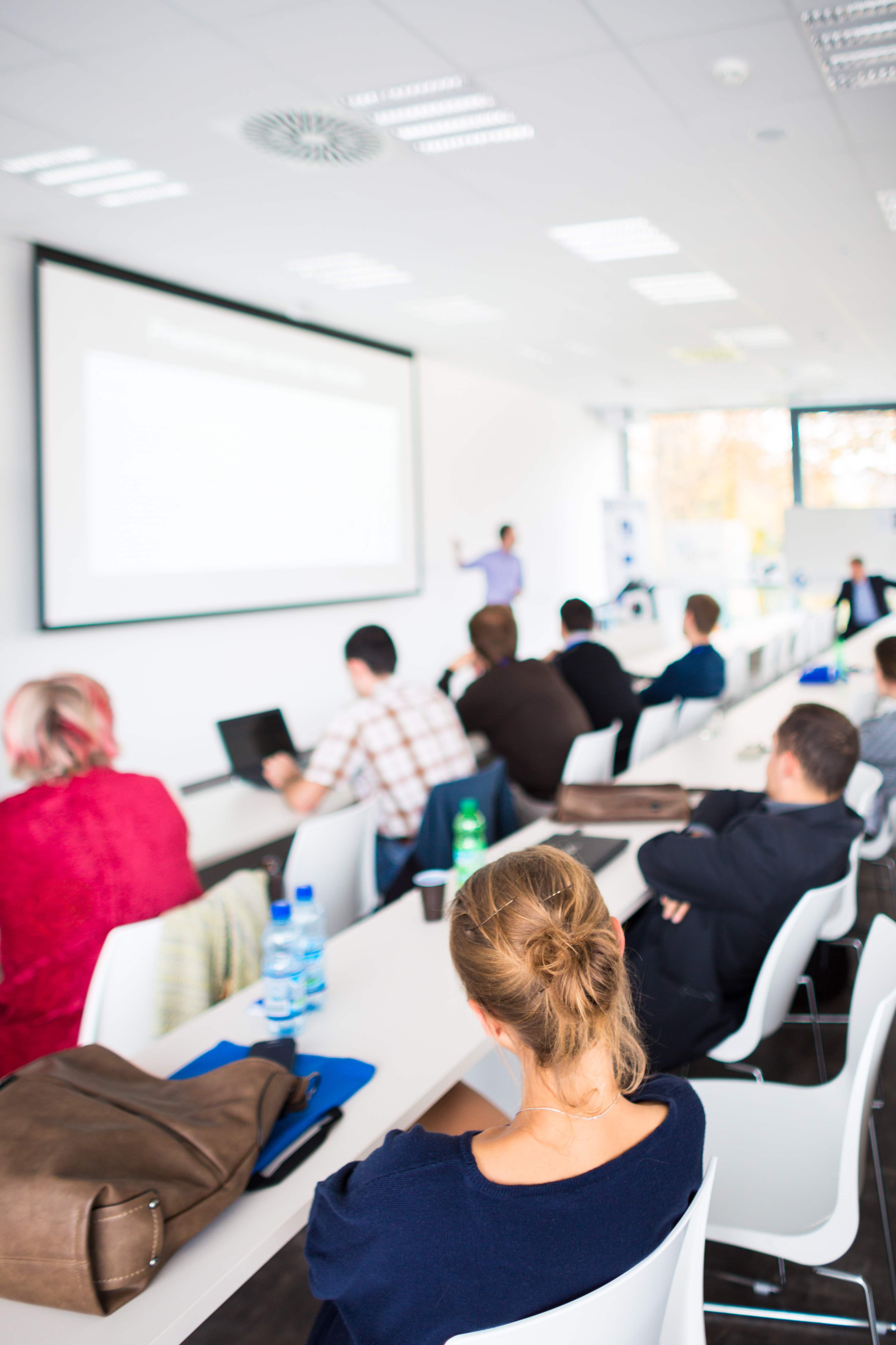 Form des gemeinschaftlichen Lernens, bei dem die Lernenden in der Zielerreichung wechselseitig voneinander abhängig sind.