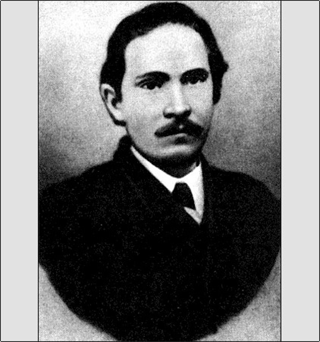 <p>Революционер, идеолог заговорщического направления в народничестве</p>