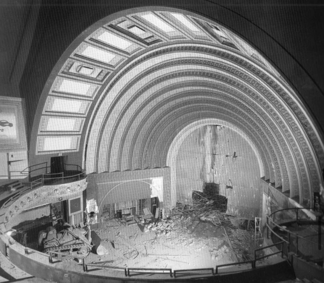 <p>(a) Schiller Building</p><p class="p1">(b) Adler and Sullivan</p><p class="p1">(c) Chicago</p><p class="p1">(d) 1890s</p><p class="p1">(e) Friedrich Schiller</p>