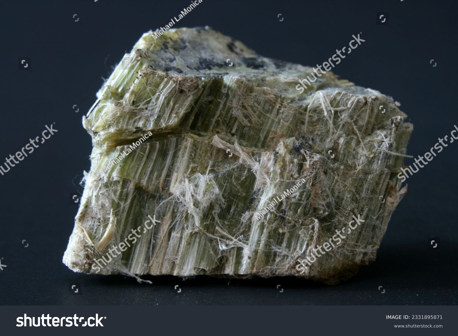 <p>What is this mineral?</p>