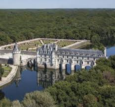 <p>A French castle associated with King Henry II.</p>