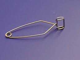 A 2 pronged metal device