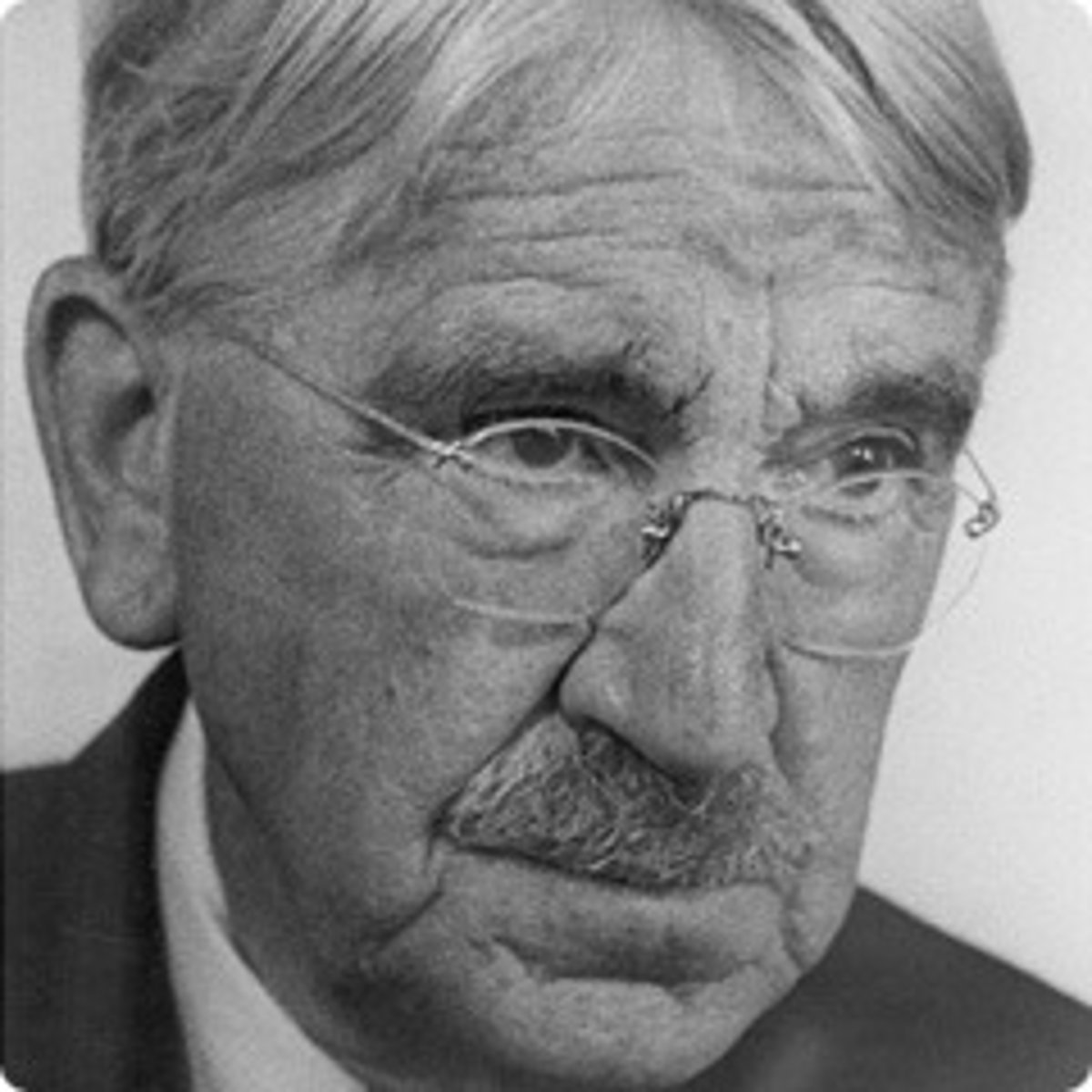<p>- rejected authoritarian teaching methods<br>- recognized a need for radical reform<br>- believed in connection of school and society<br>- established lab school for testing ideas<br>- child first, then subject<br>- learning is active, not passive</p>