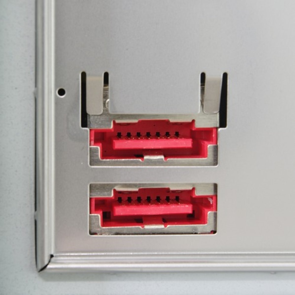 <p>Serial ATA-based connector for external hard drives and optical drives.</p>