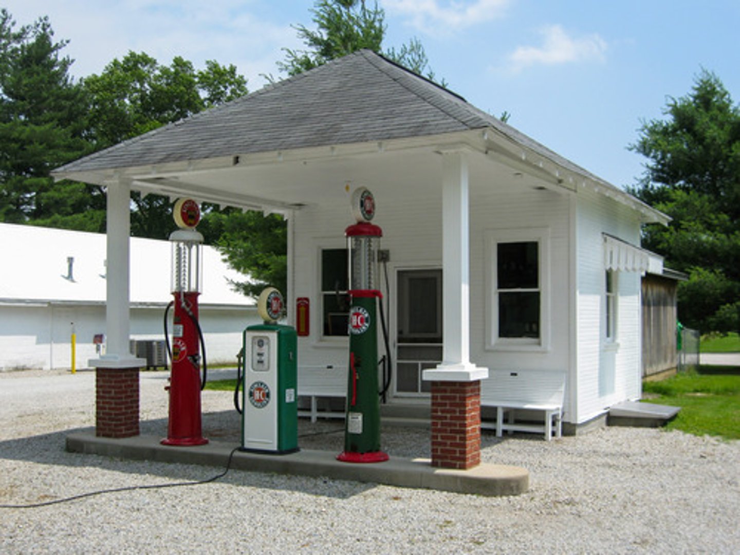 <p>gas station</p>