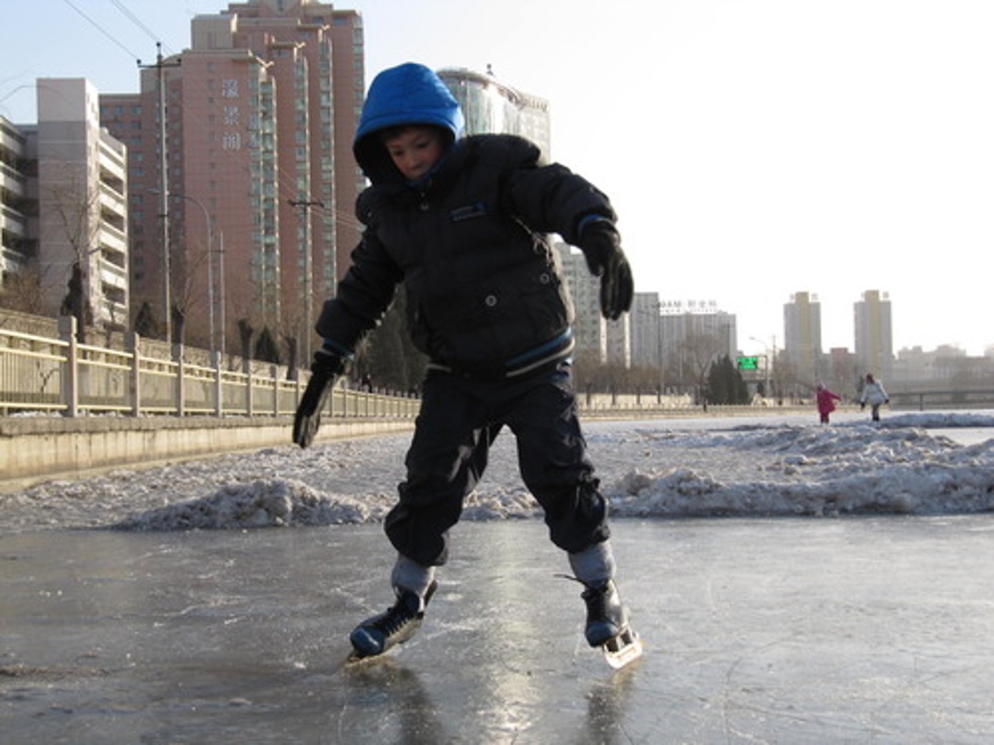 <p>to ice-skate</p>