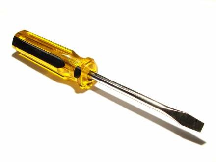 <p>This is used to drive or fasten negative slotted screws</p>