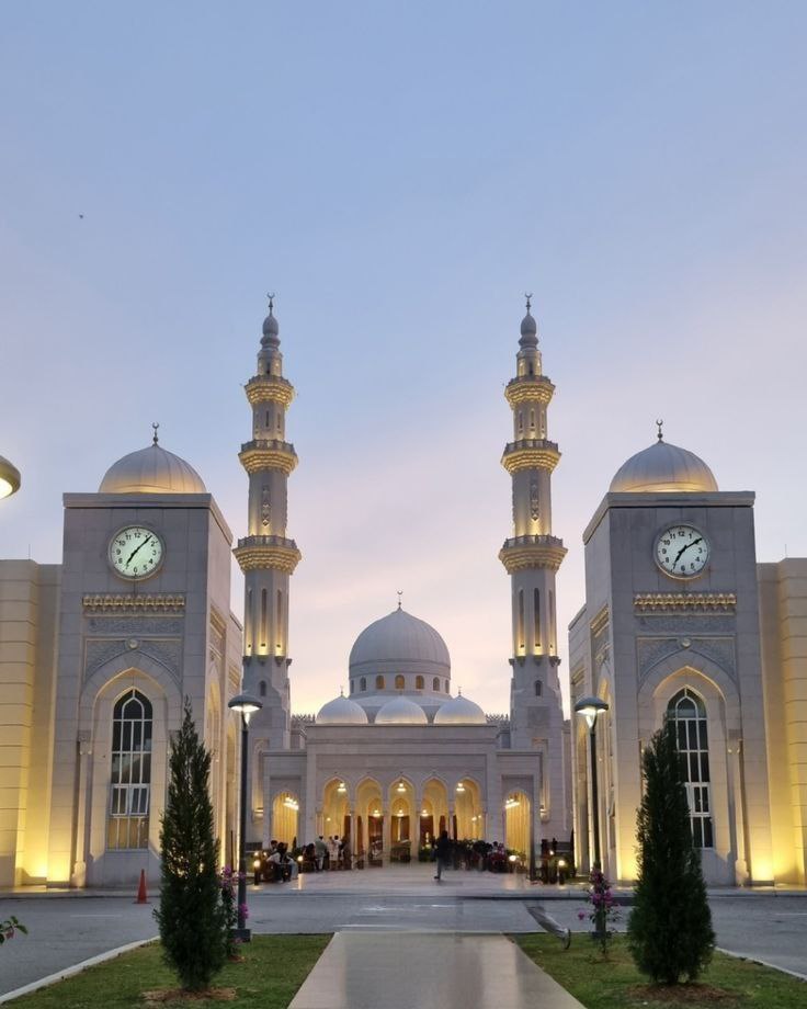 <p><em>Mosque.</em></p>